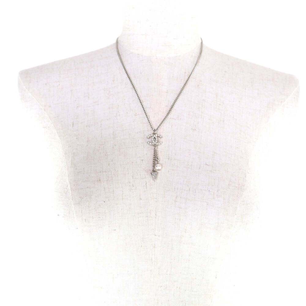 CHANEL Authentic Silver Pearl Logo Necklace - Picture 3 of 7